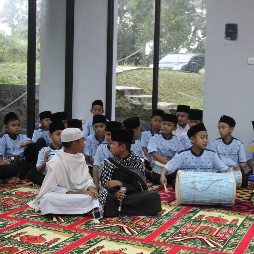 Buku Paket Sekolah dan Al Qur'an